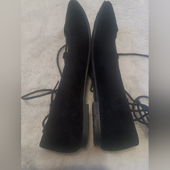 Chinese Laundry Flats - Picture 3 of 7